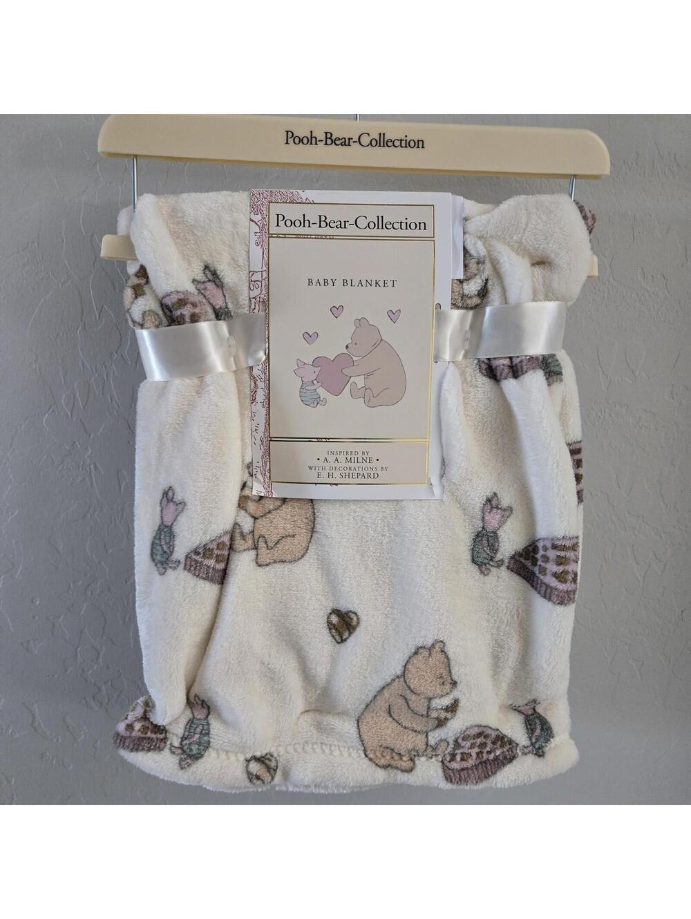 Winnie the Pooh Bear Collection Baby Blanket Valentine's Day Piglet 30 x 40” NEW